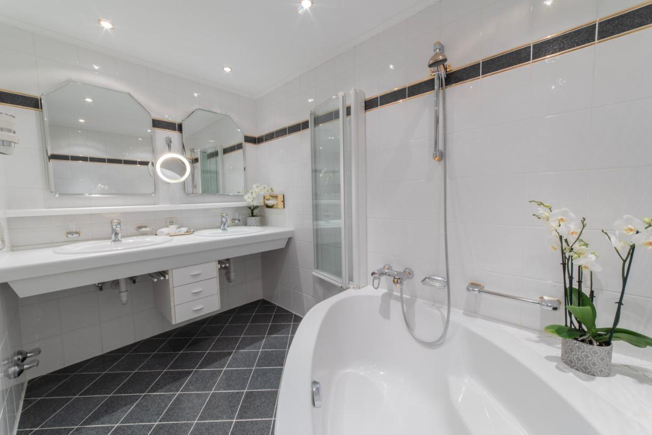 Hotel Ulli Zürs Екстериор снимка