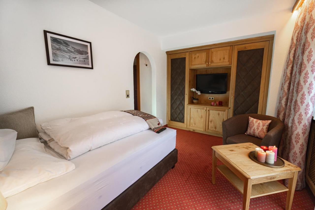 Hotel Ulli Zürs Екстериор снимка