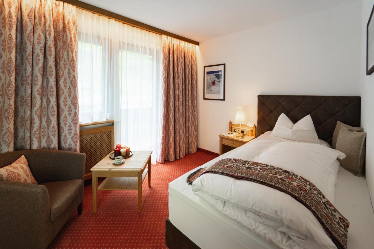 Hotel Ulli Zürs Екстериор снимка