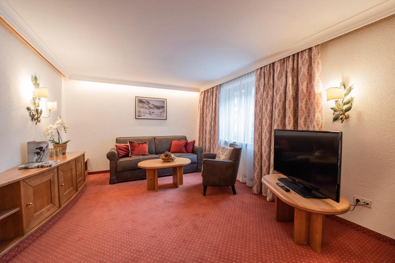 Hotel Ulli Zürs Екстериор снимка