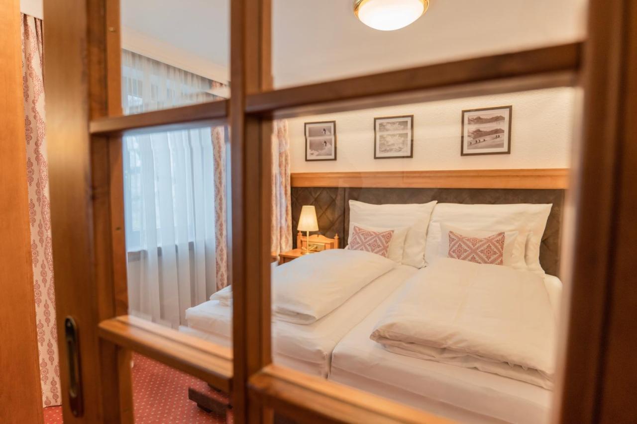 Hotel Ulli Zürs Екстериор снимка
