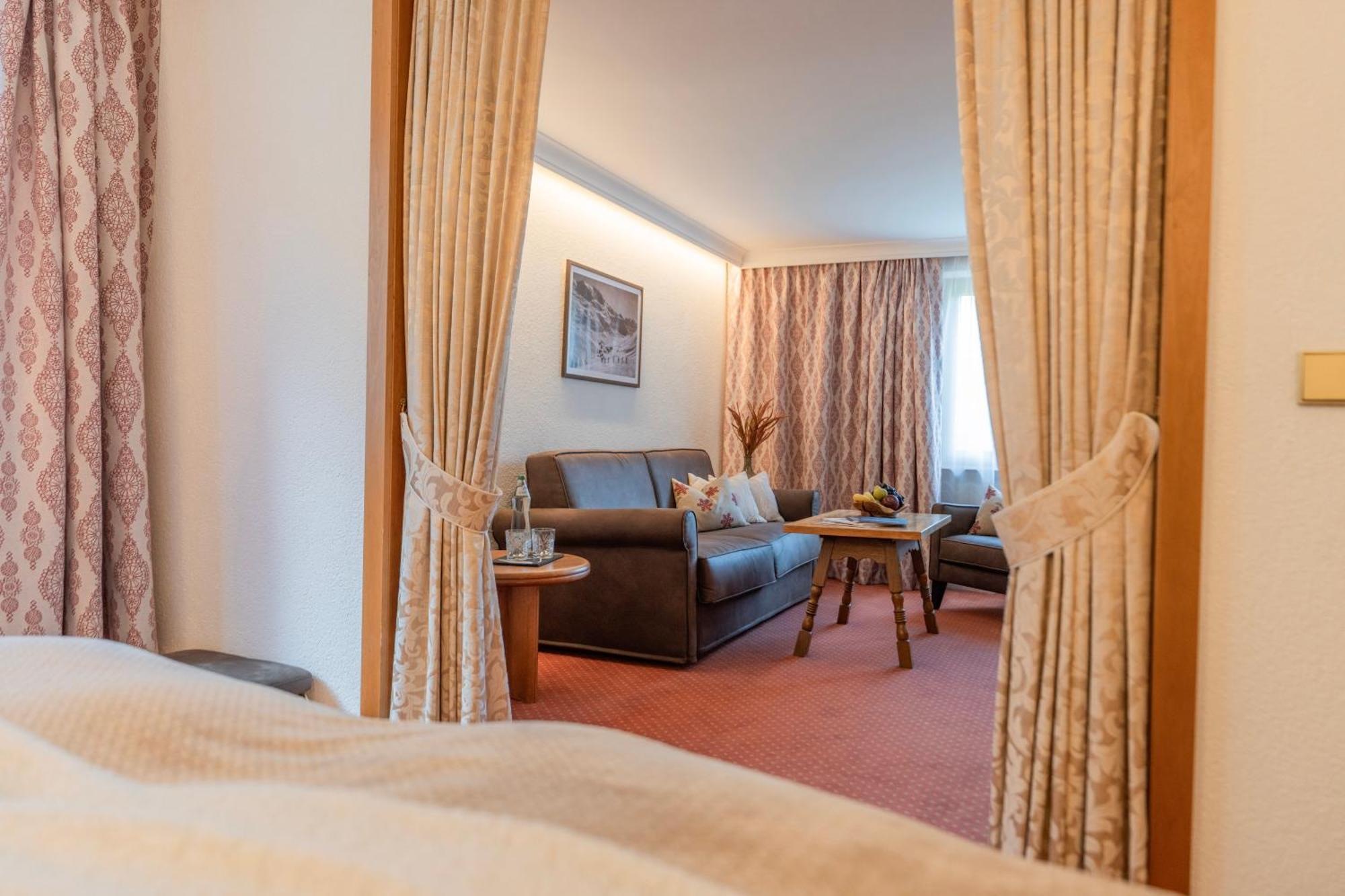 Hotel Ulli Zürs Екстериор снимка