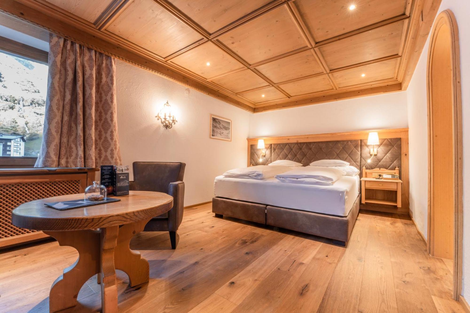 Hotel Ulli Zürs Екстериор снимка