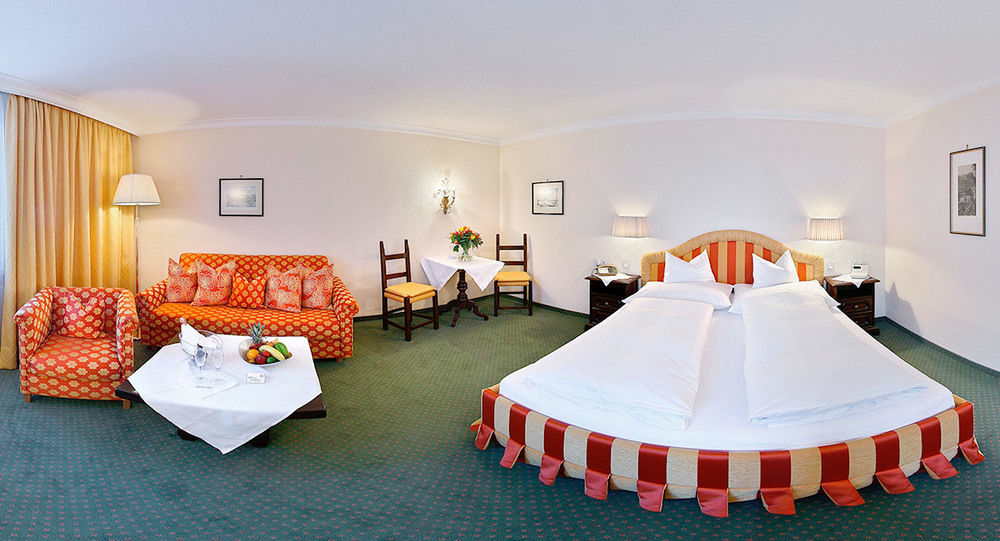 Hotel Ulli Zürs Екстериор снимка