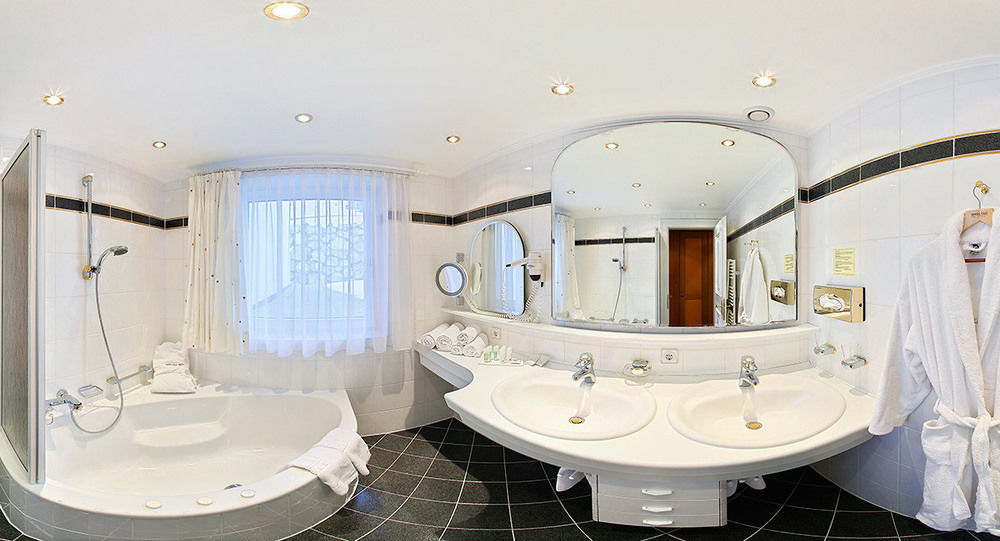 Hotel Ulli Zürs Екстериор снимка