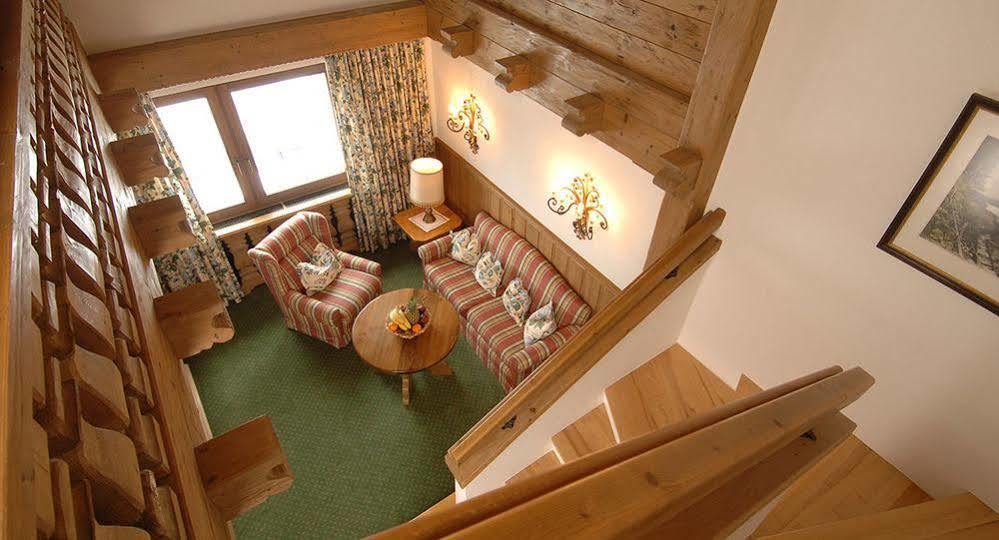 Hotel Ulli Zürs Екстериор снимка